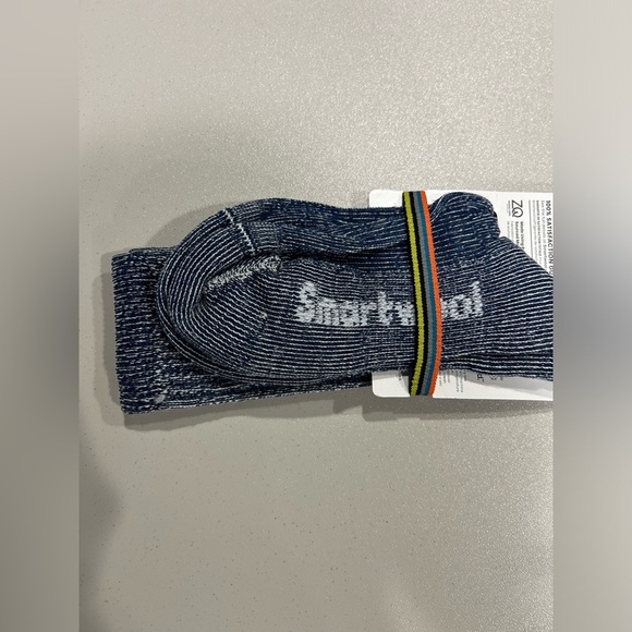 Smartwool Men's Medium Hike Classic Edition Light Cushion Crew Socks Blue NWT - Picture 3 of 5
